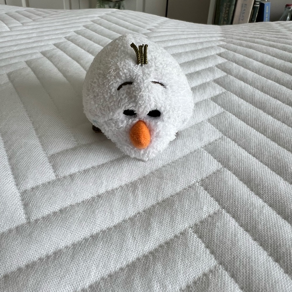 Disney Tsum Tsum Snowman Toy - White and Orange